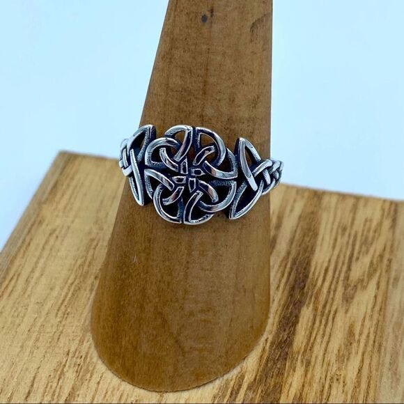 Celtic Sterling Silver Ring Sizes 7,8,9 - Picture 2 of 6
